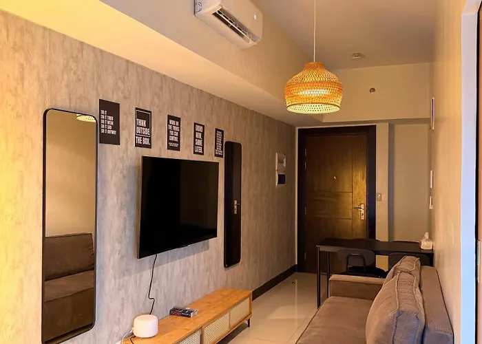 Cozy Modern- King Bed- View