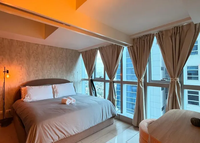 Apartment Cozy Modern- King Bed- View