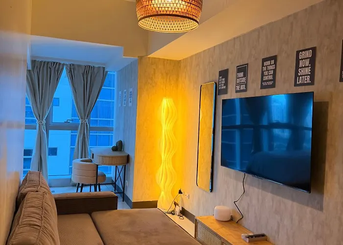Apartment Cozy Modern- King Bed- View